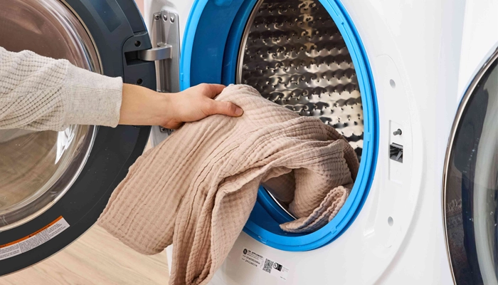 Student dorm laundry service for blankets, bedding, linens, bath towels, and dorm fabrics