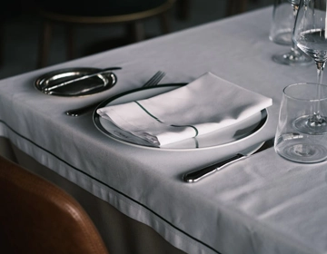 Laundry cleaning service for restaurant uniforms tablecloths napkins and kitchen linens in New Jersey