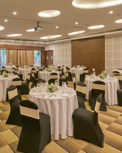 Banquet linen laundry service for large hotel events, tablecloths, napkins, covers, and linens