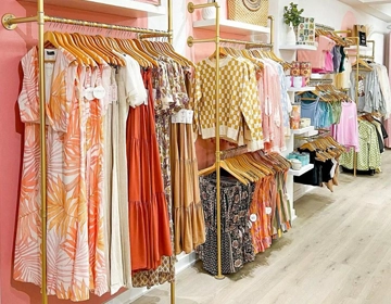 Boutique hotel laundry service for premium linens, luxury towels, bedding, and delicate fabrics