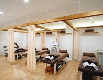 Physical therapy clinic laundry service in NJ for towels, sheets, and therapy linens