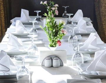 Restaurant towel laundry service in NJ for kitchen towels, cleaning cloths, aprons, and uniforms